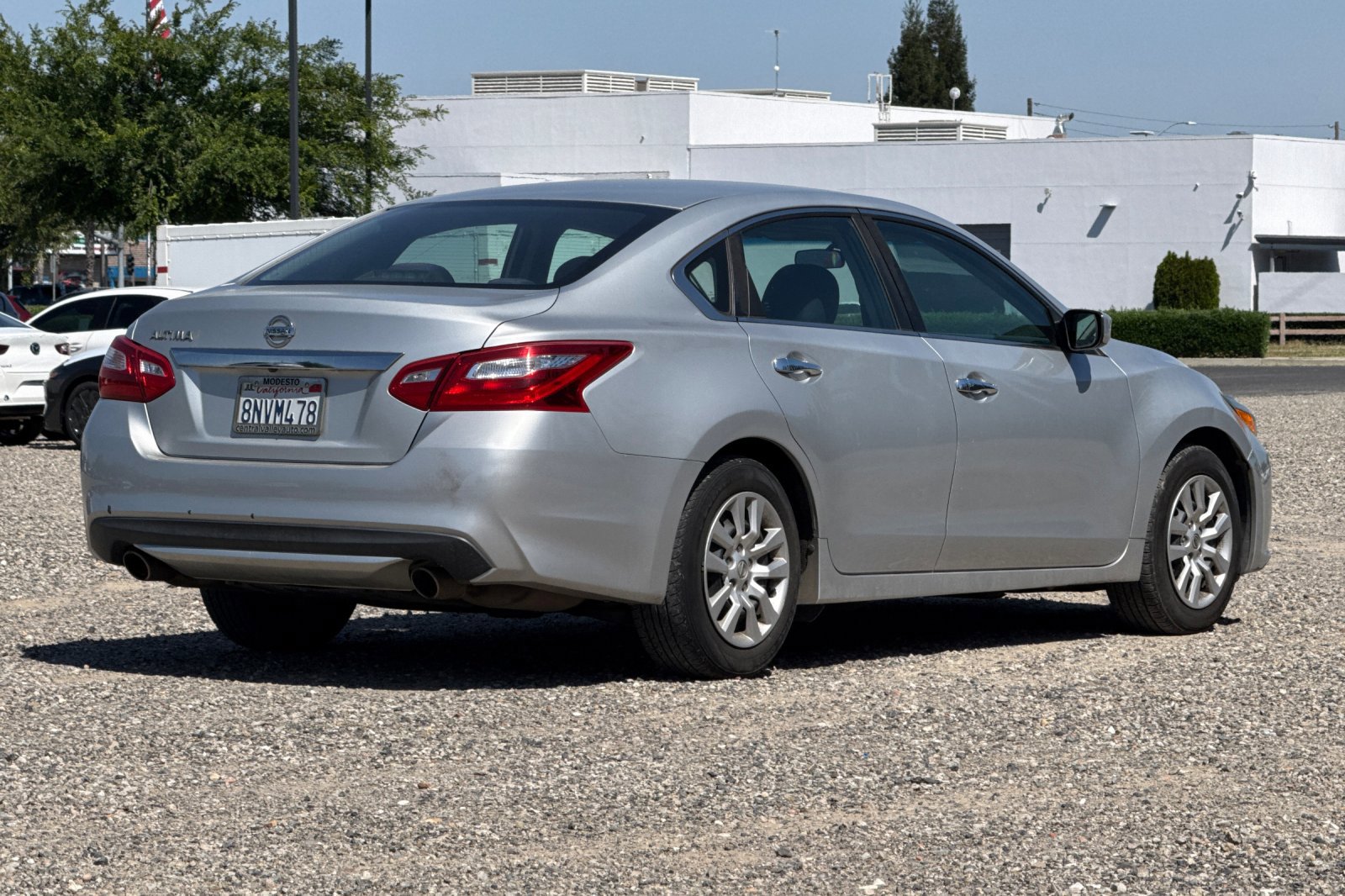 Used 2016 Nissan Altima 2.5 S w/ Power Driver Seat Package FWD image 4
