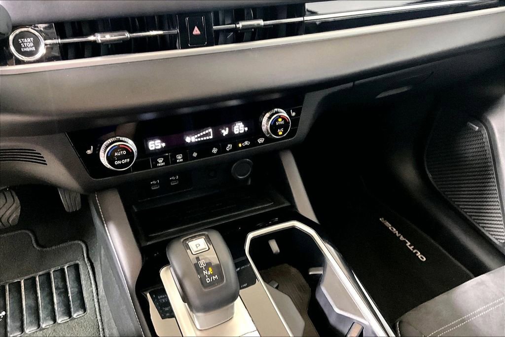 Used 2025 Mitsubishi Outlander SE image 26
