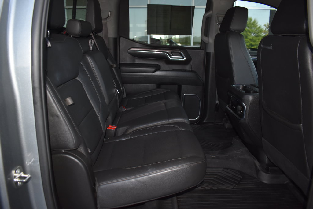 Used 2024 Chevrolet Silverado 1500 LTZ AWD/4WD image 16