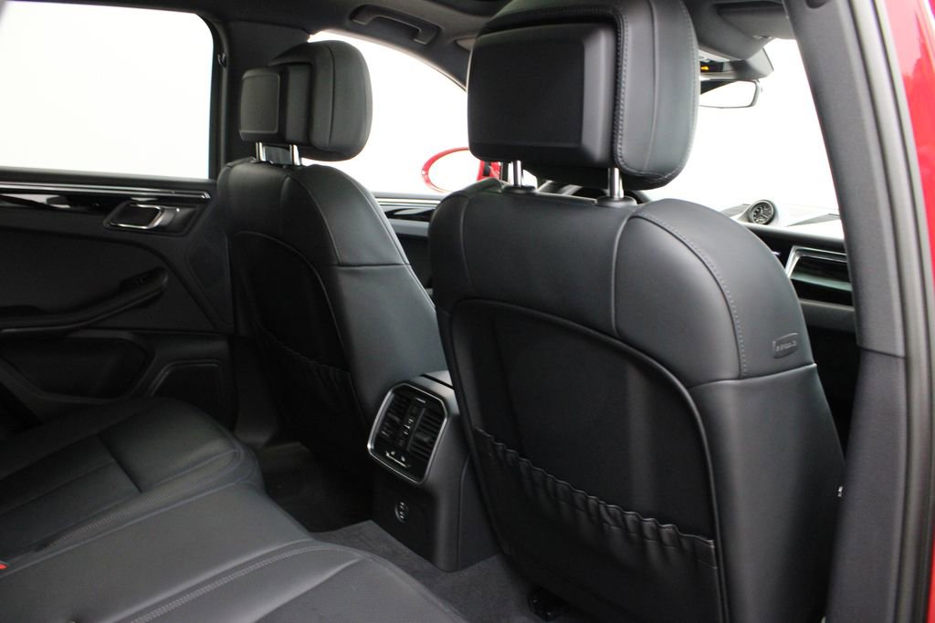 New 2026 Porsche Macan image 26