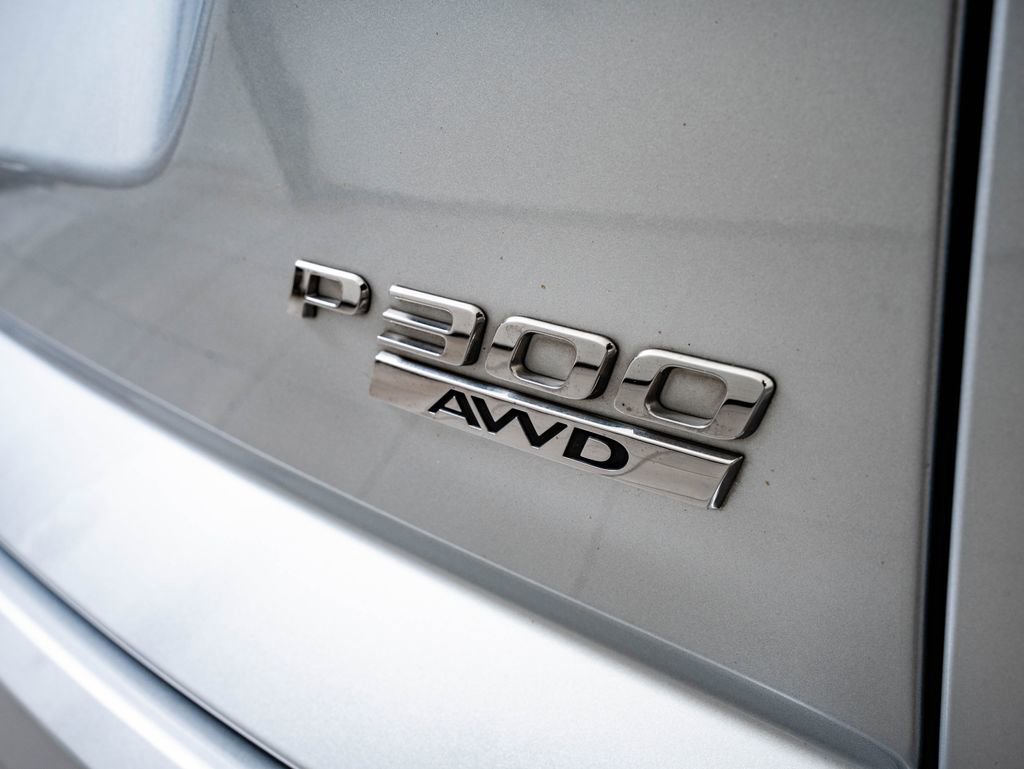 Used 2019 Jaguar E-PACE R-Dynamic SE image 20