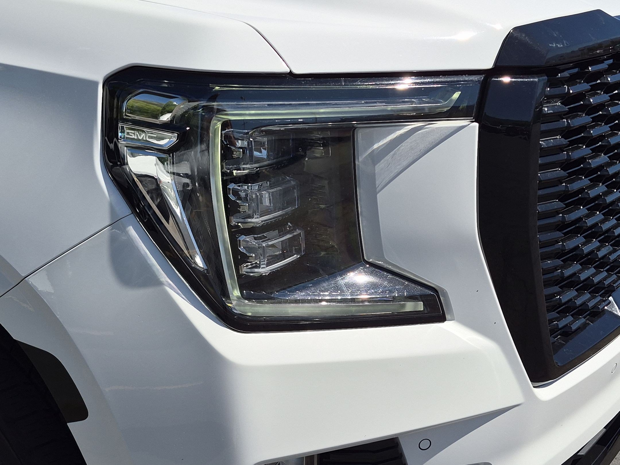 Used 2023 GMC Yukon XL Denali AWD/4WD image 10