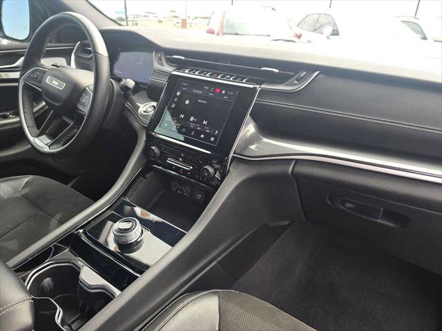 Used 2021 Jeep Grand Cherokee L Laredo AWD/4WD image 11