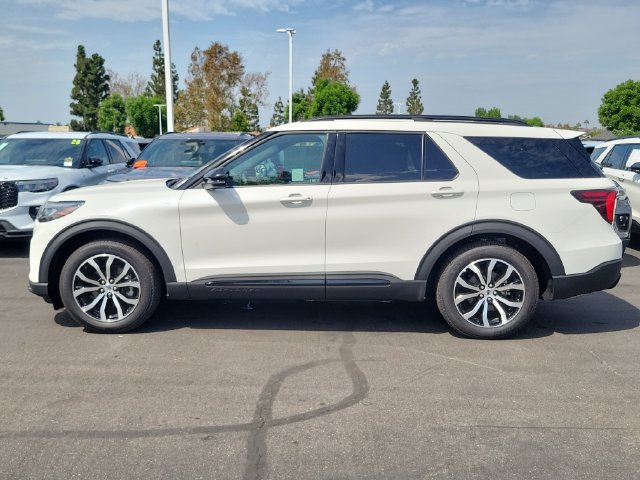 Used 2025 Ford Explorer ST-Line w/ Premium Package RWD image 30