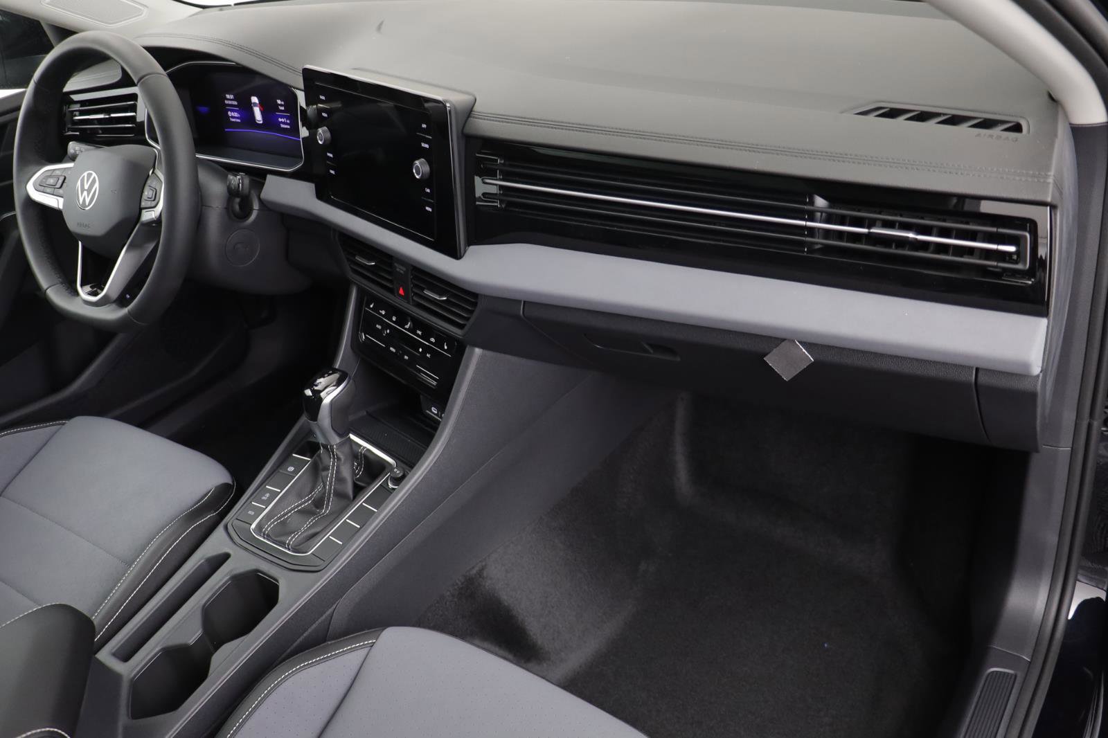 New 2026 Volkswagen Jetta SE image 19