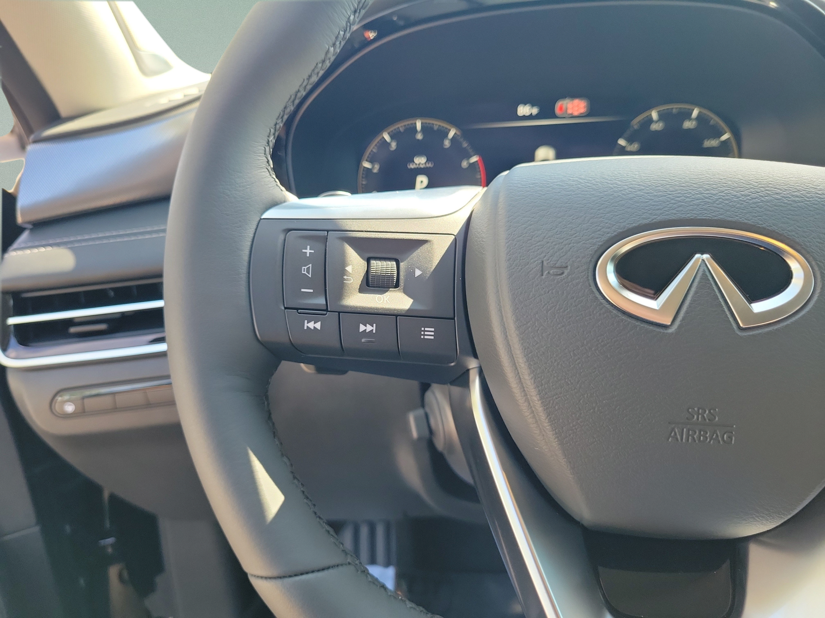 New 2027 INFINITI QX60 Luxe FWD image 17