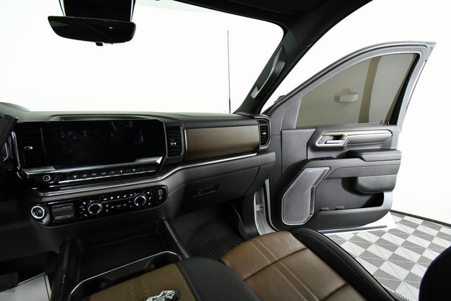 Used 2024 Chevrolet Silverado 3500 High Country w/ Technology Package image 21