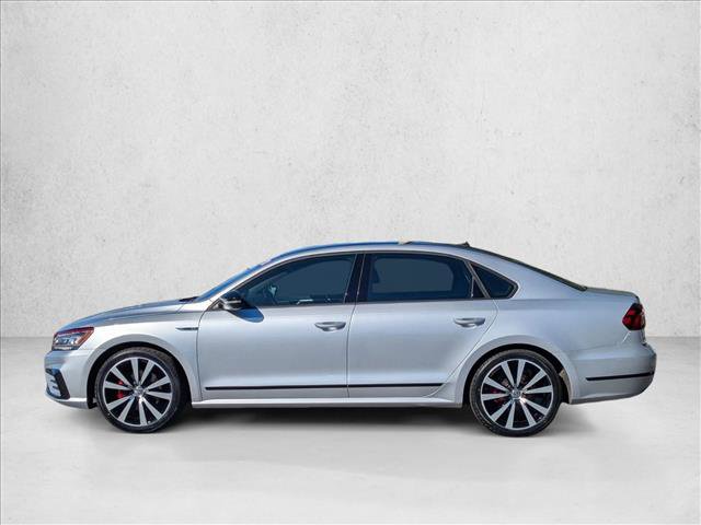 Used 2018 Volkswagen Passat GT image 9