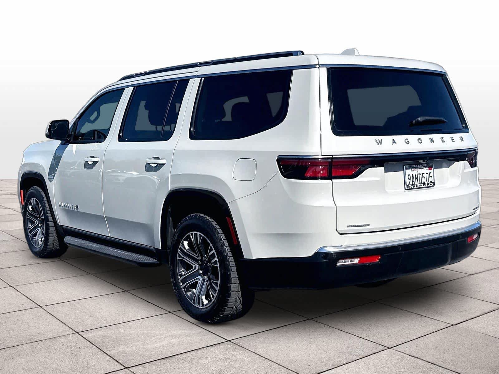 Used 2022 Jeep Wagoneer Series III AWD/4WD image 7