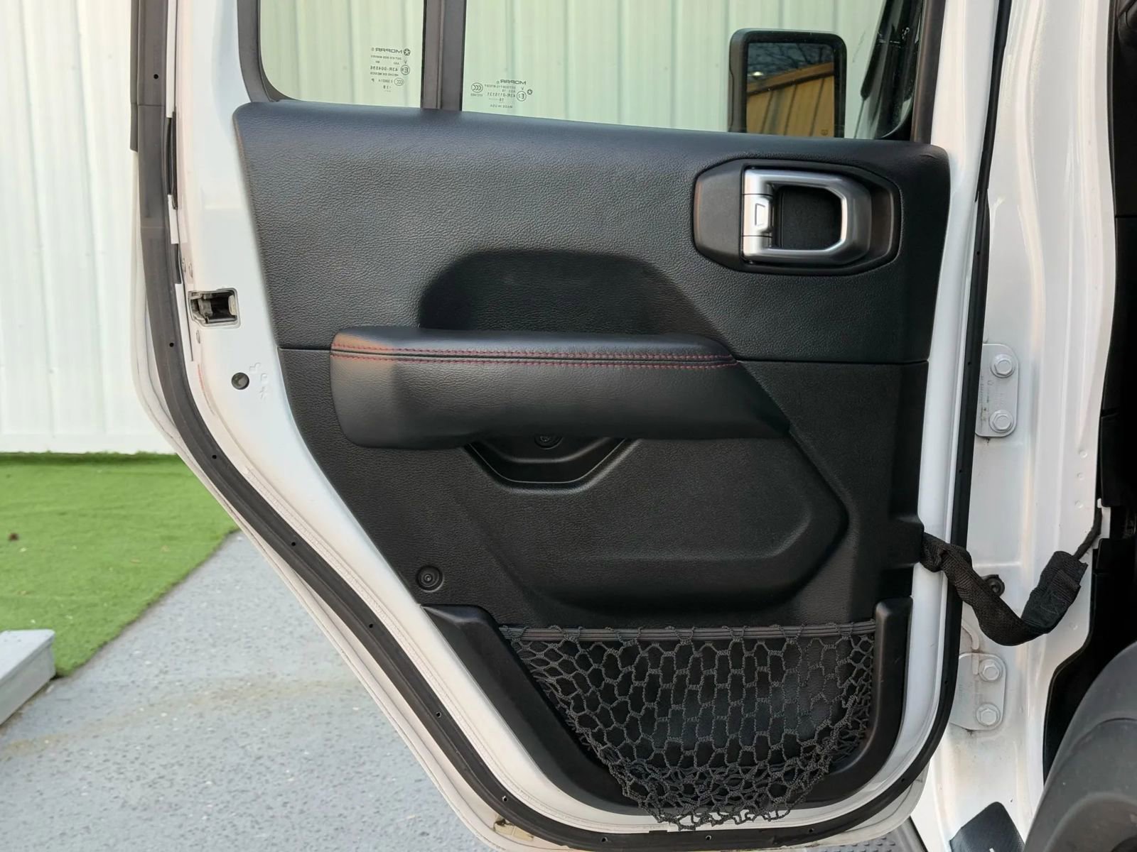 Used 2018 Jeep Wrangler Unlimited Rubicon image 13