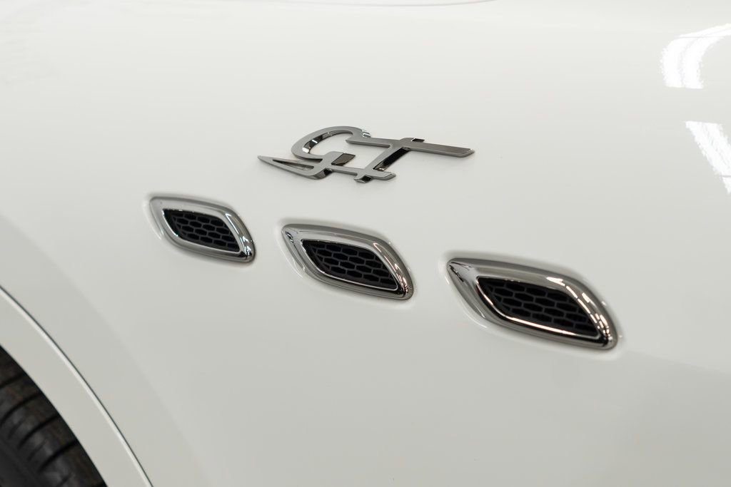 Used 2022 Maserati Levante GT AWD/4WD image 51