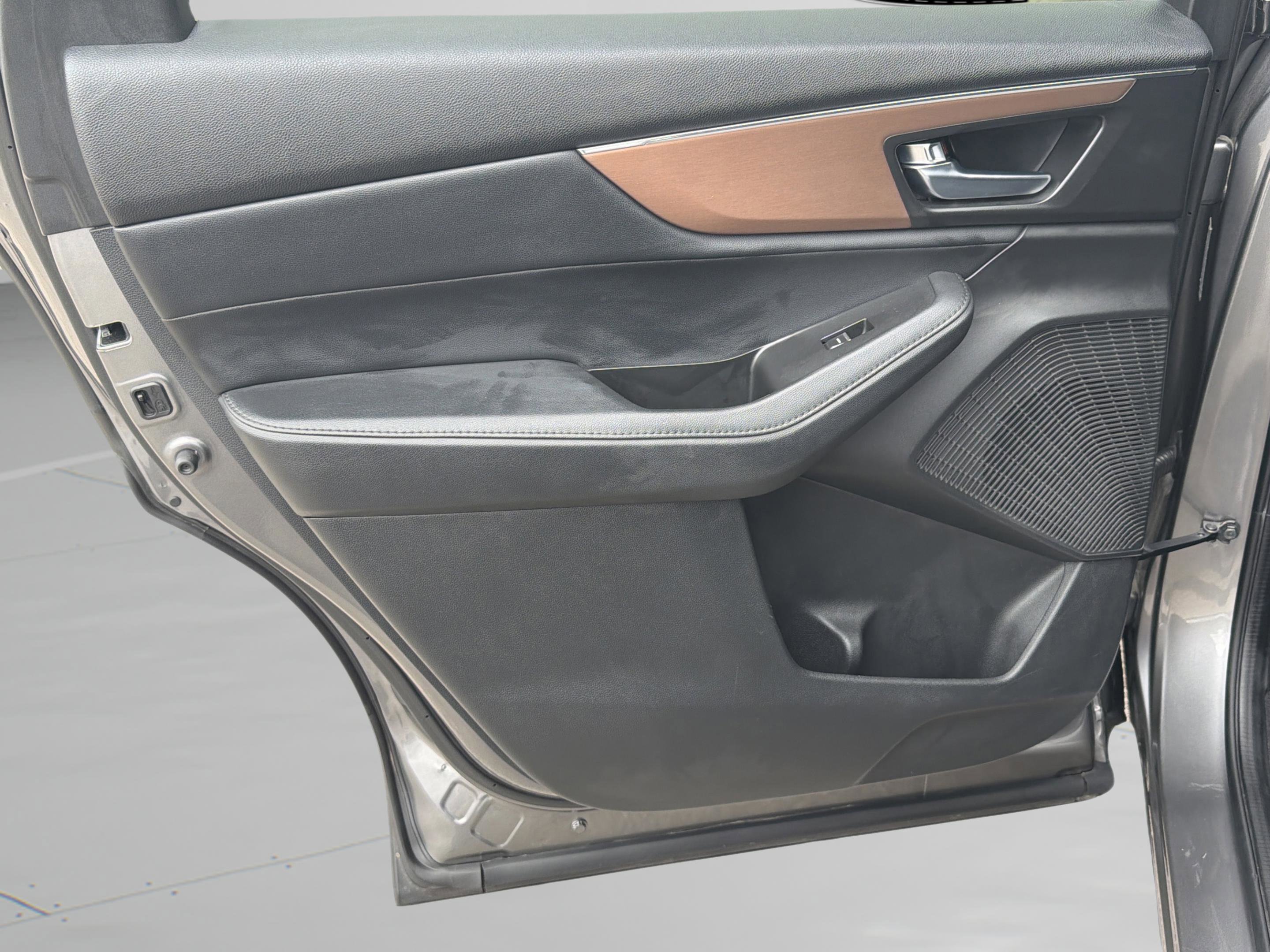 Used 2022 Acura MDX FWD image 22