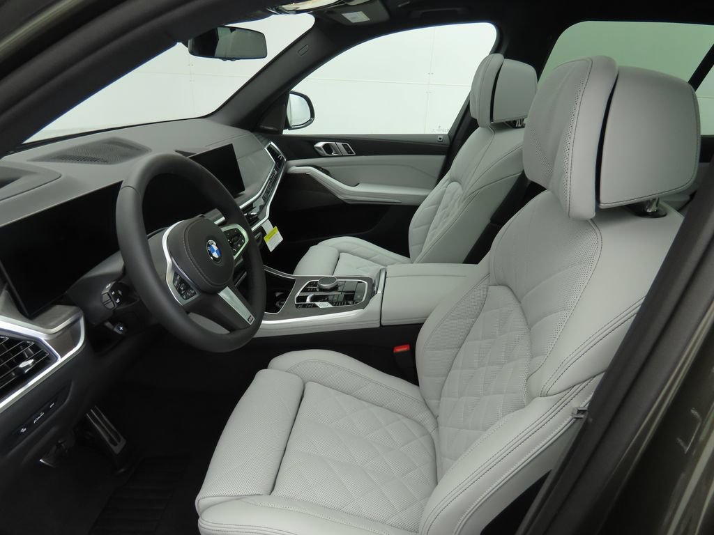 Used 2026 BMW X5 xDrive40i w/ M Sport Package AWD/4WD image 21