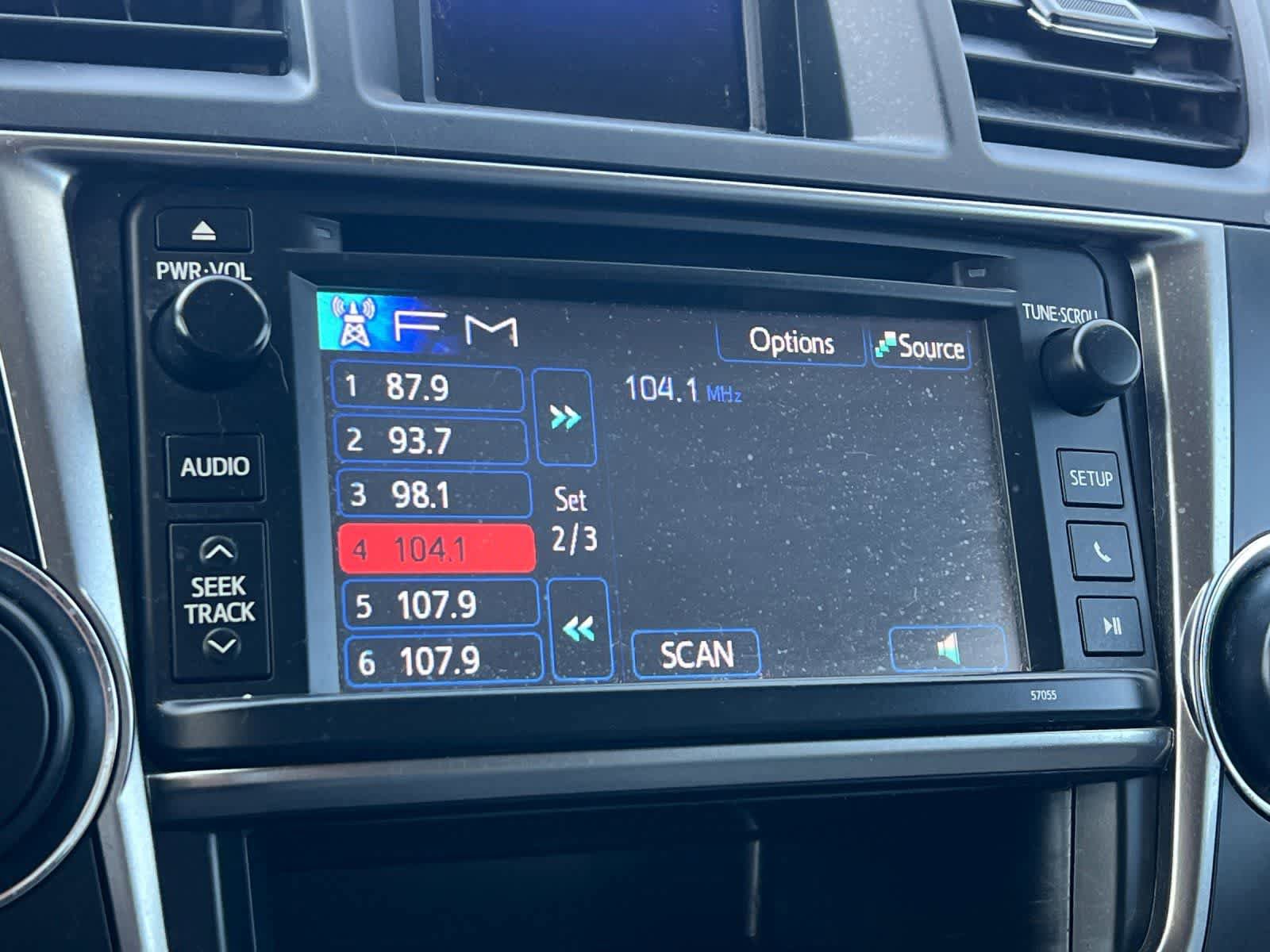 Used 2013 Toyota Highlander Plus FWD image 20