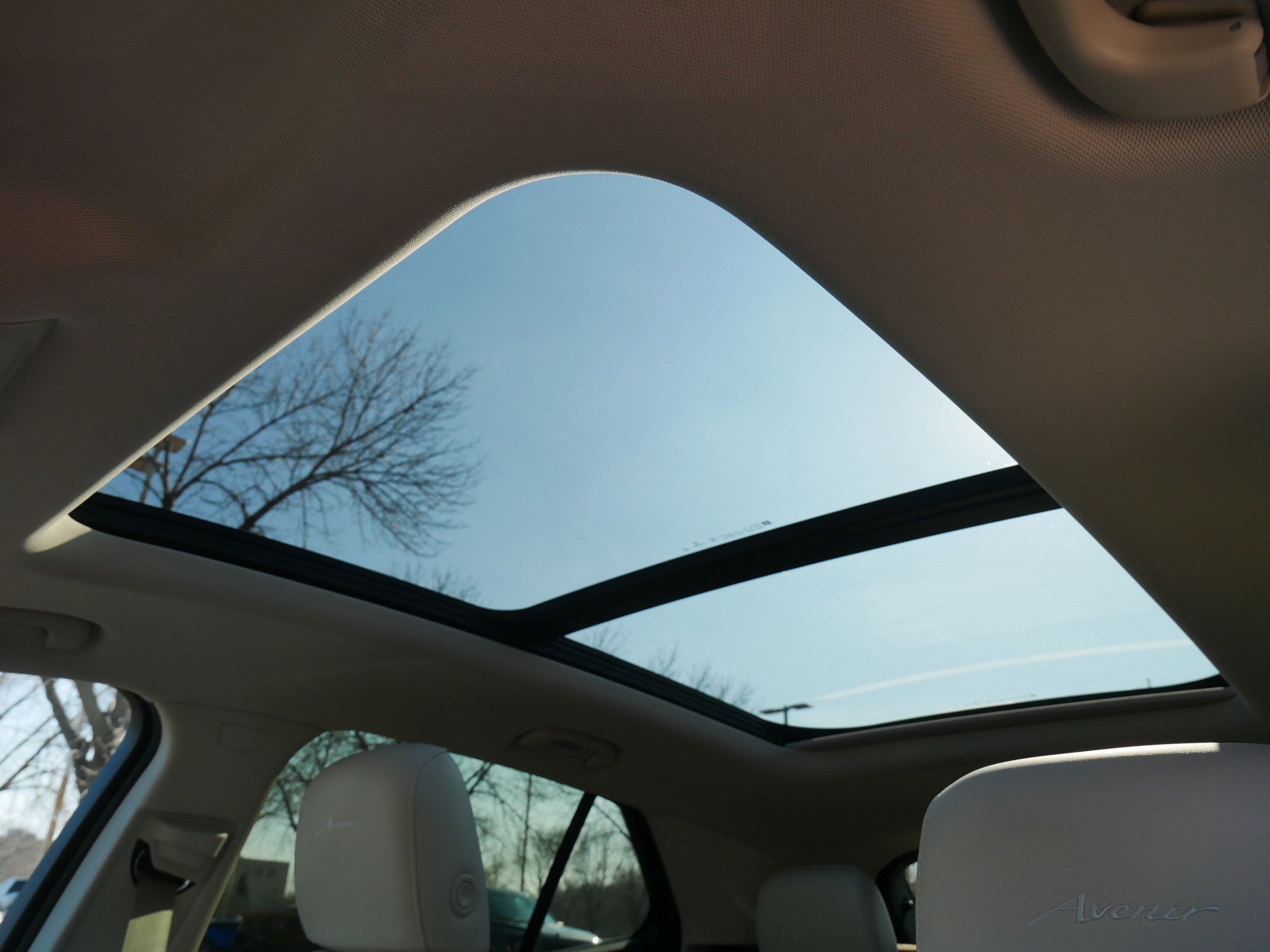 Used 2022 Buick Envision Avenir w/ Technology Package II image 35