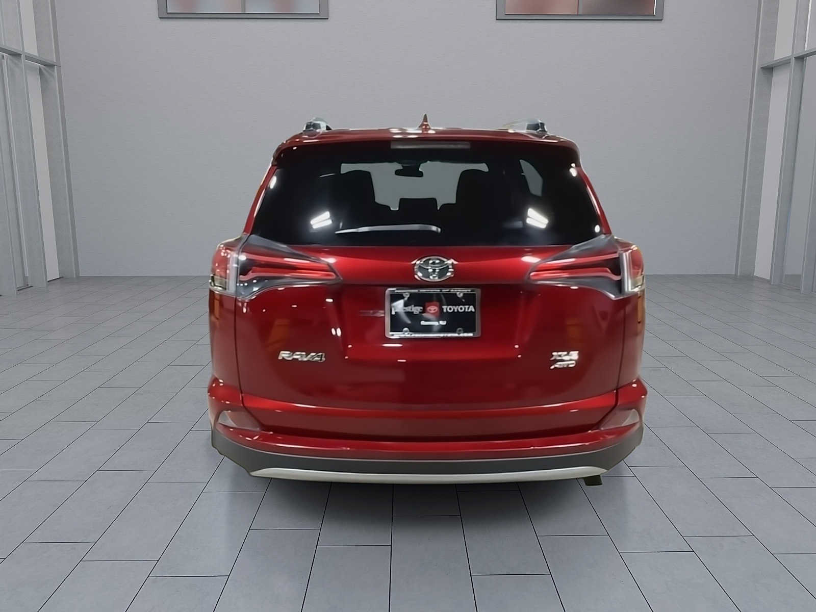 Used 2018 Toyota RAV4 XLE w/ Plus Extra Value Package AWD/4WD image 6