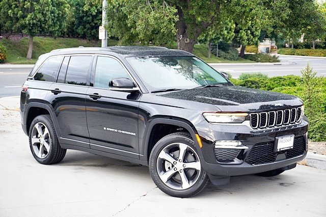New 2023 Jeep Grand Cherokee Limited 4xe image 3