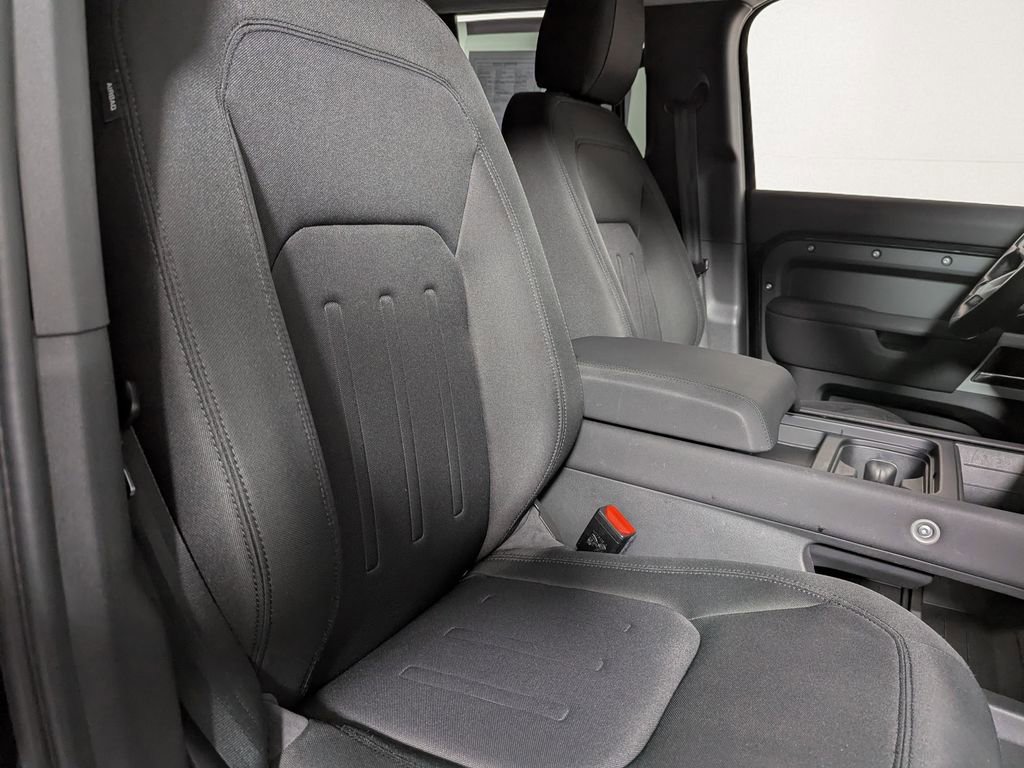 Used 2021 Land Rover Defender 110 image 25