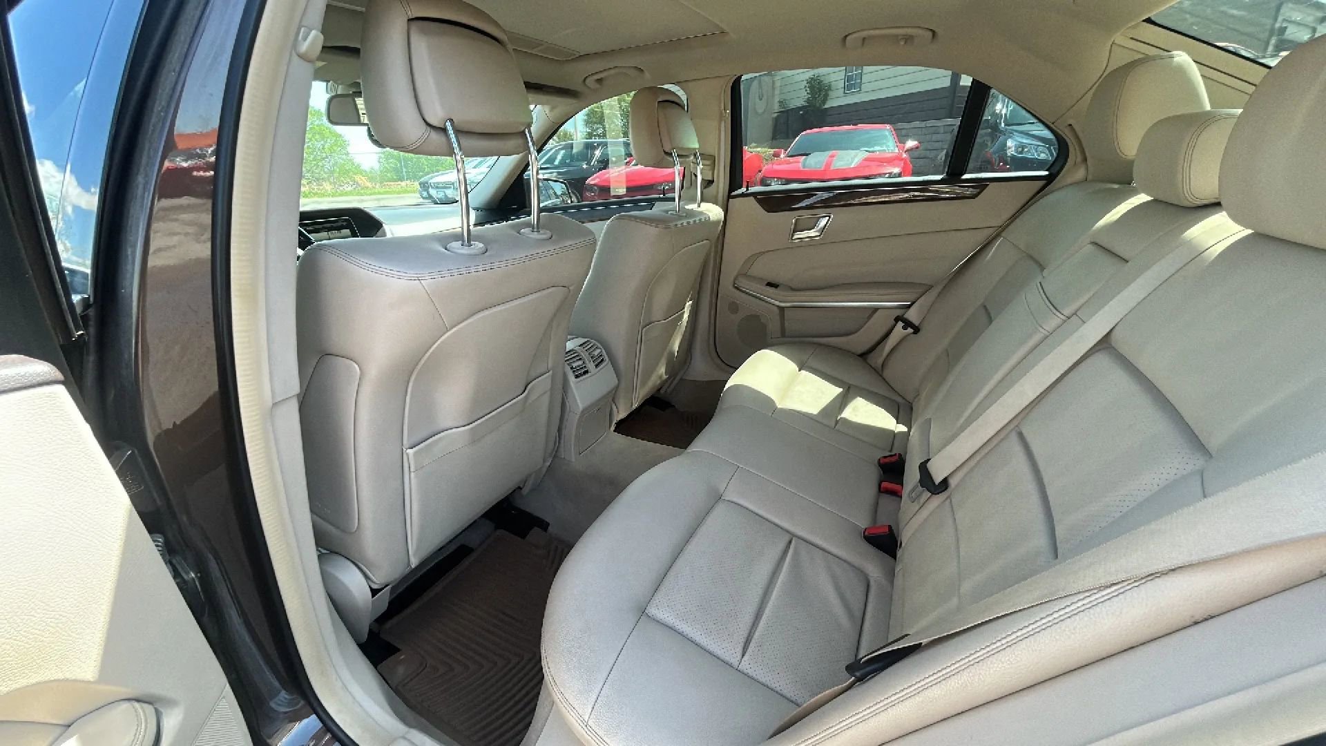 Used 2014 Mercedes-Benz E 350 Sedan image 19