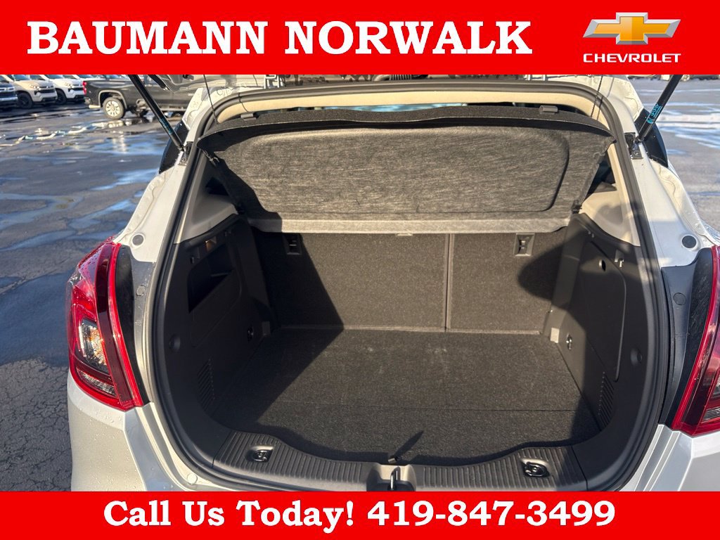 Used 2022 Buick Encore Preferred AWD/4WD image 21