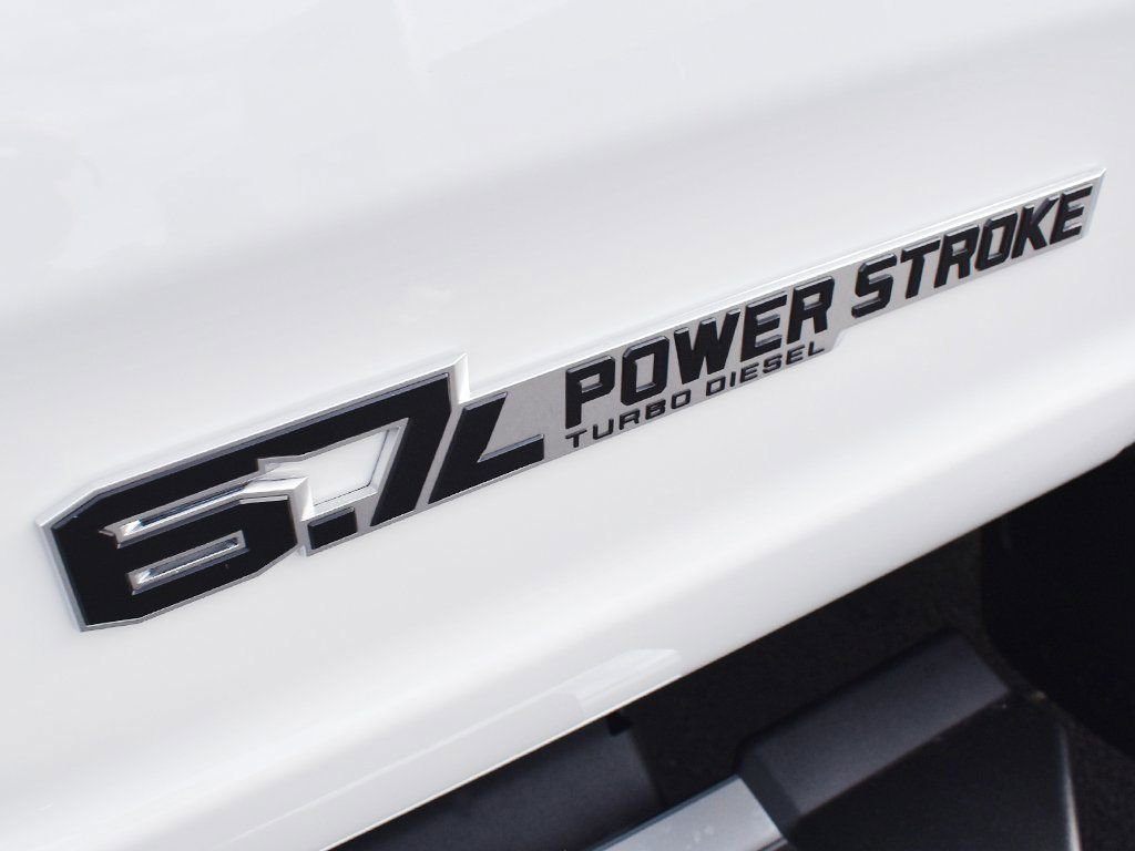 New 2026 Ford F250 Lariat w/ Chrome Package image 9