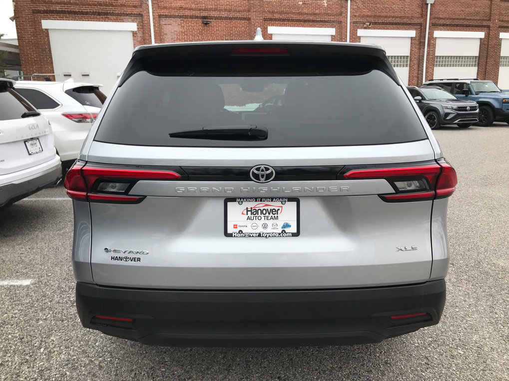 Certified 2024 Toyota Grand Highlander XLE image 6