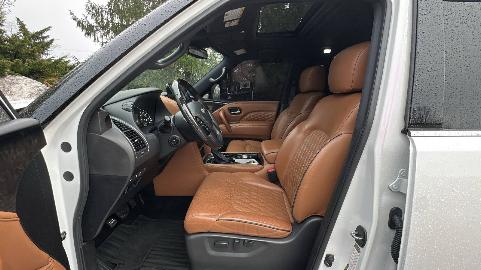 Used 2022 INFINITI QX80 Sensory image 14