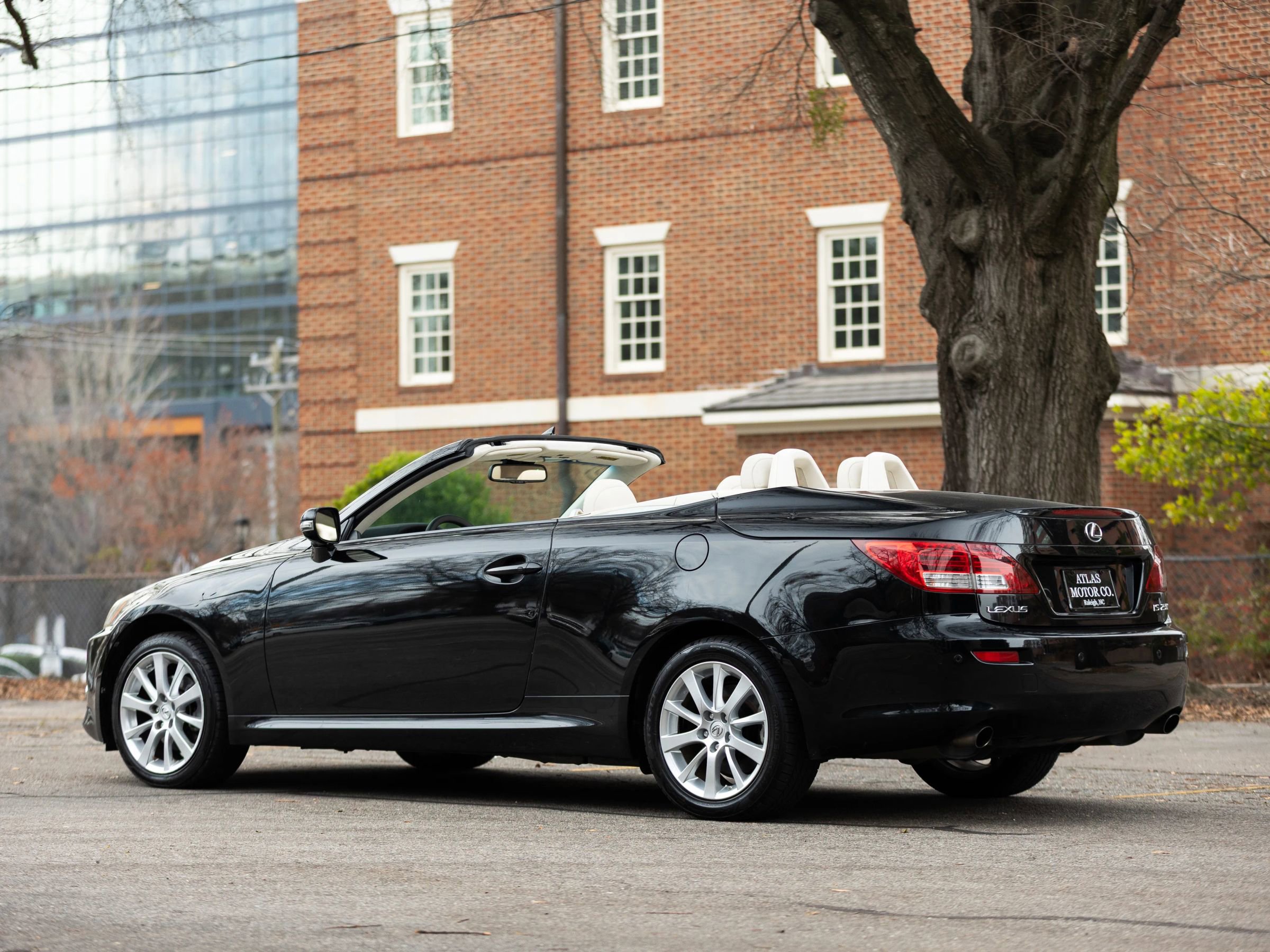 Used 2010 Lexus IS 250C image 9