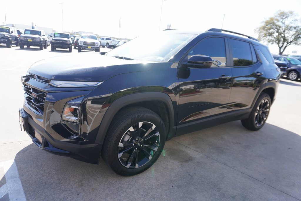 Used 2025 Chevrolet Equinox RS w/ Convenience Package III image 3