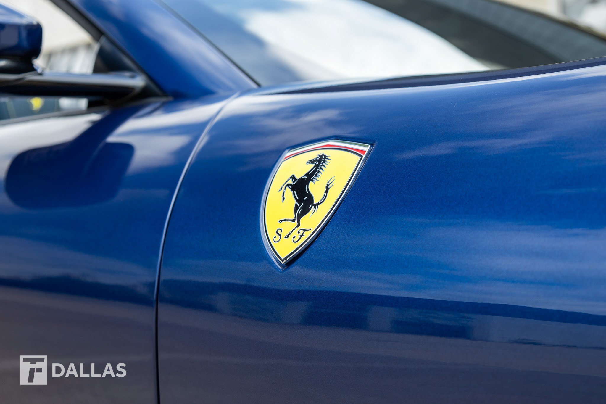 Used 2025 Ferrari Roma Spider RWD image 19