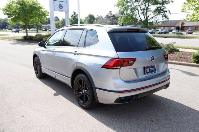 Used 2024 Volkswagen Tiguan SE R-Line w/ MDO Package, Two-Row AWD/4WD image 7