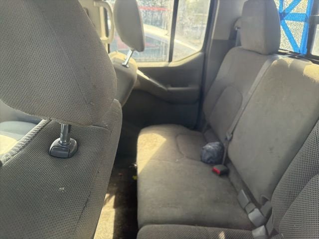 Used 2018 Nissan Frontier SV image 16