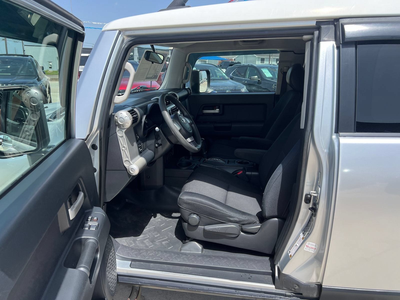 Used 2007 Toyota FJ Cruiser 4WD image 9