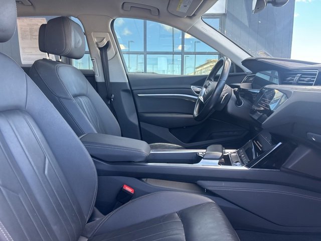 Used 2021 Audi e-tron Premium w/ Convenience Plus Package image 12