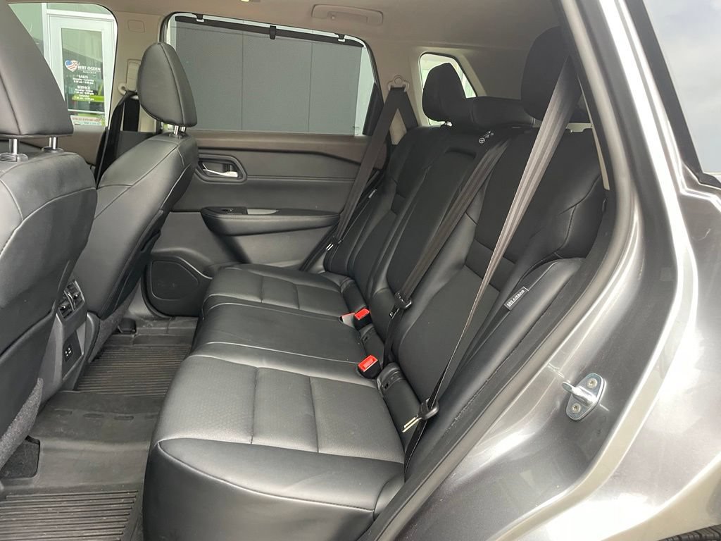 Certified 2022 Nissan Rogue SV w/ SV Premium Package FWD image 17