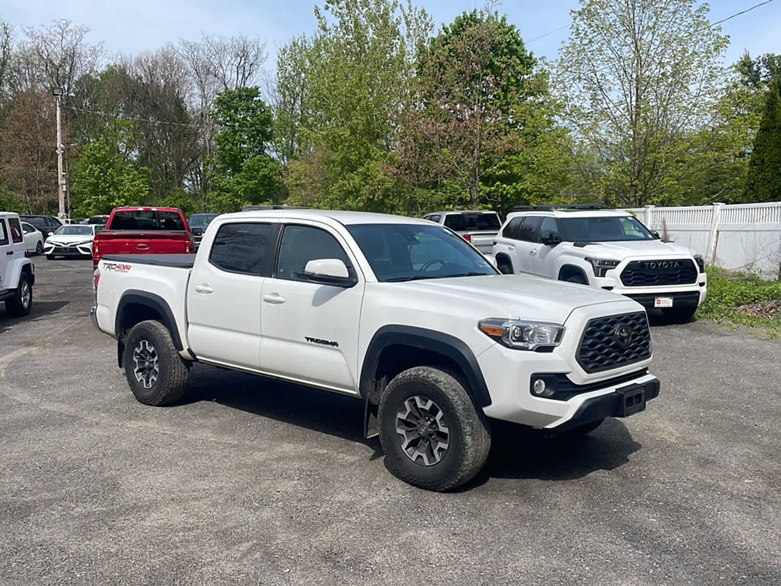 Used 2022 Toyota Tacoma TRD Off-Road AWD/4WD image 12