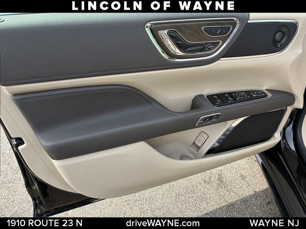 Certified 2020 Lincoln Continental Reserve AWD/4WD image 13