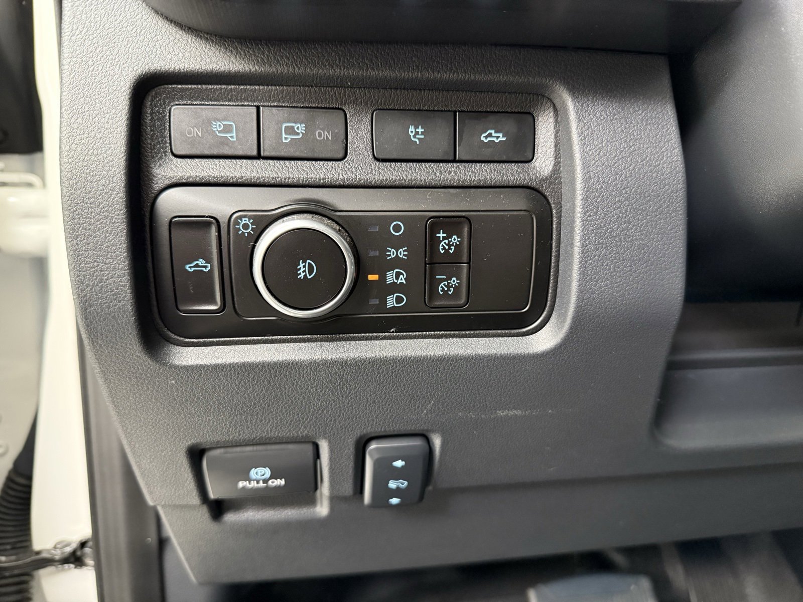 Used 2023 Ford F450 Platinum image 18