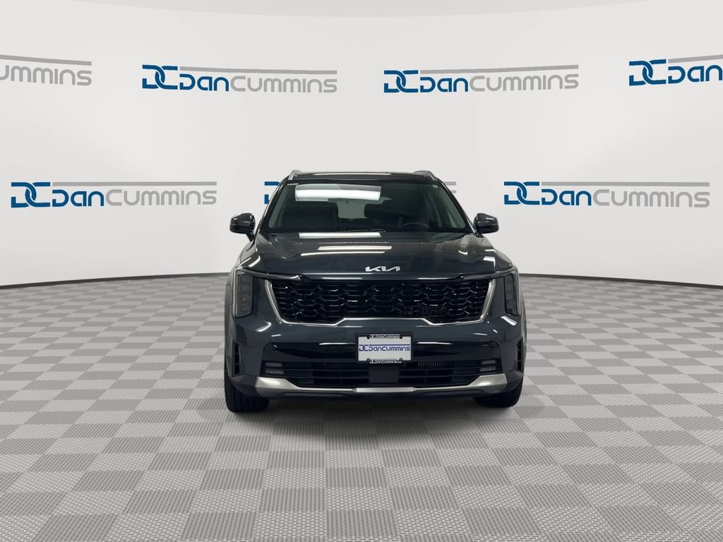 Used 2025 Kia Sorento EX FWD image 3