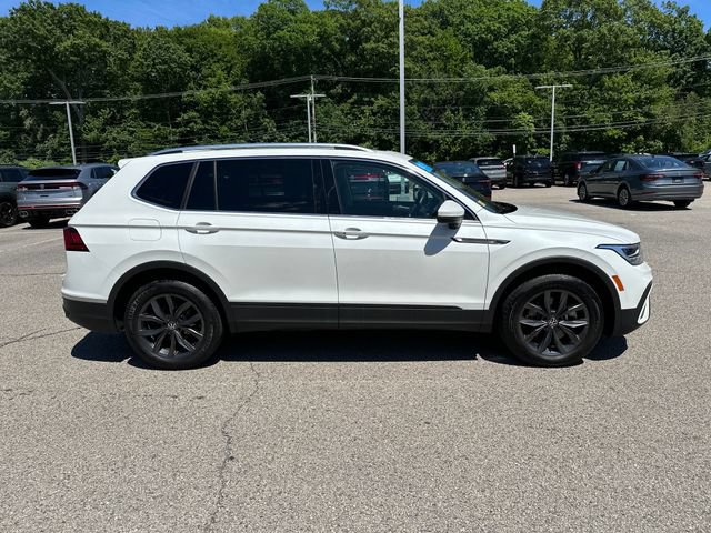 Certified 2023 Volkswagen Tiguan SE w/ Panoramic Sunroof Package AWD/4WD image 10