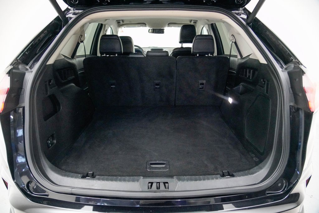 Used 2024 Ford Edge Titanium image 12