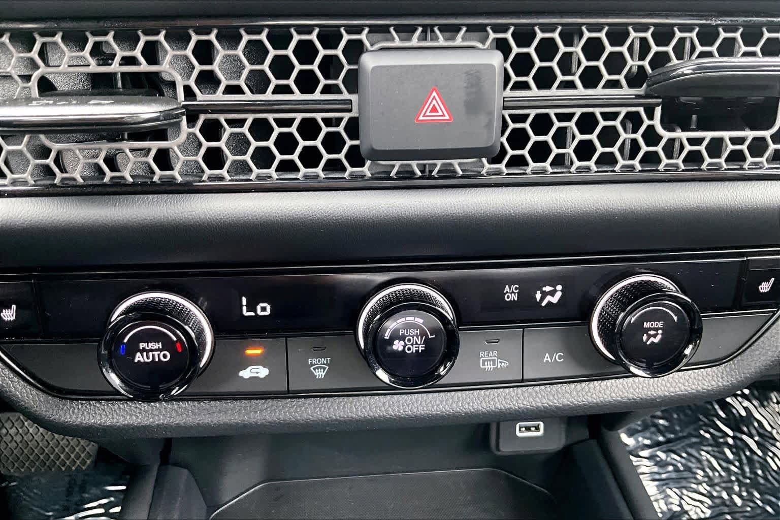 Used 2025 Honda HR-V Sport image 32