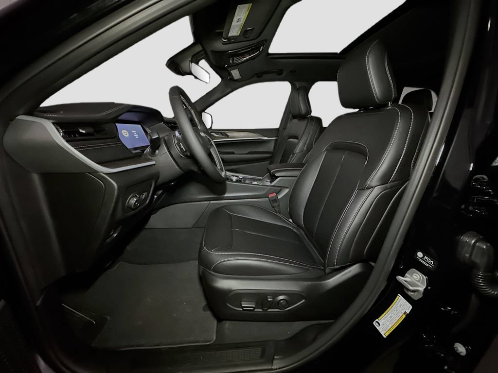 New 2026 Jeep Grand Cherokee Limited AWD/4WD image 14