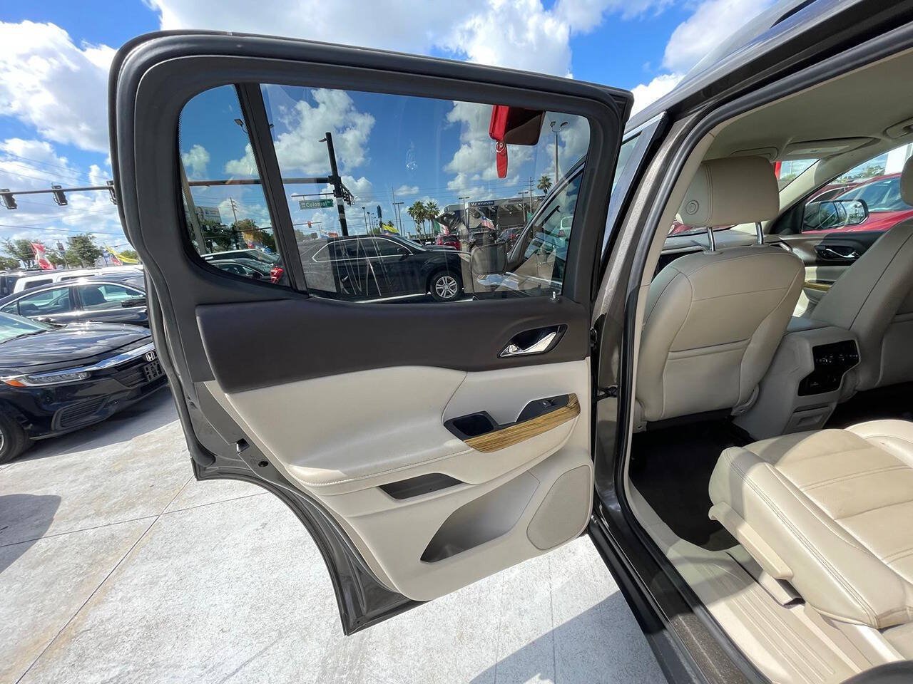 Used 2019 GMC Acadia Denali FWD image 11