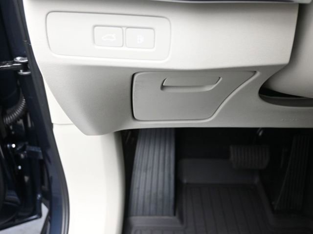 New 2026 Volvo XC90 T8 Ultra w/ Protection Package Premier image 16