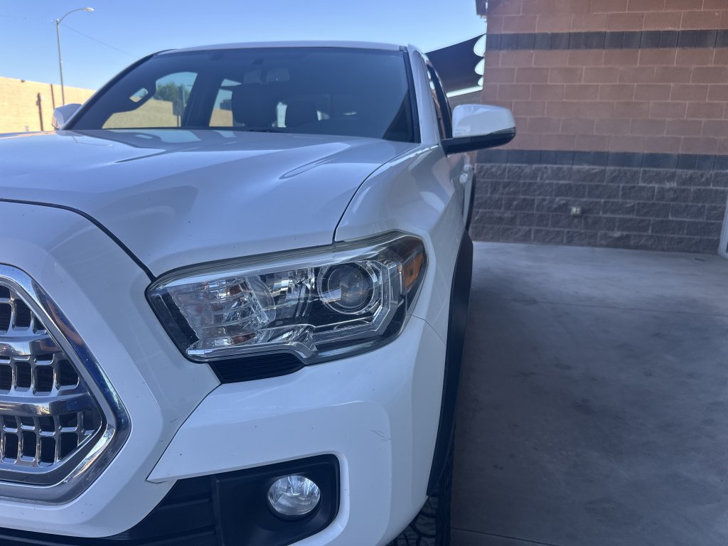 Used 2016 Toyota Tacoma TRD Off-Road w/ Premium & Technology Package AWD/4WD image 10