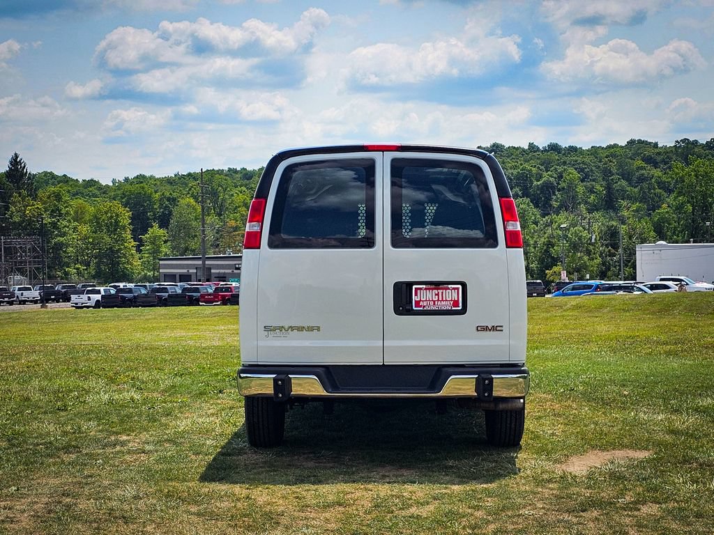 Used 2025 GMC Savana 2500 w/ Driver Convenience Package RWD image 4