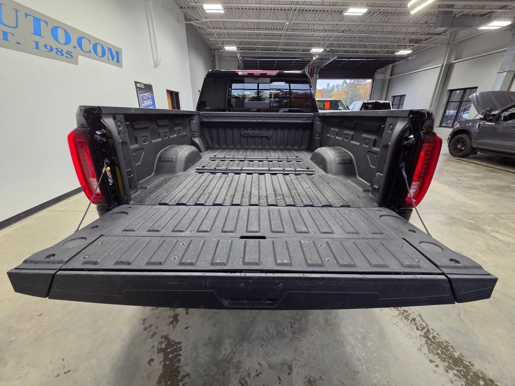 Used 2023 GMC Sierra 2500 AT4 w/ AT4 Premium Plus Package AWD/4WD image 10