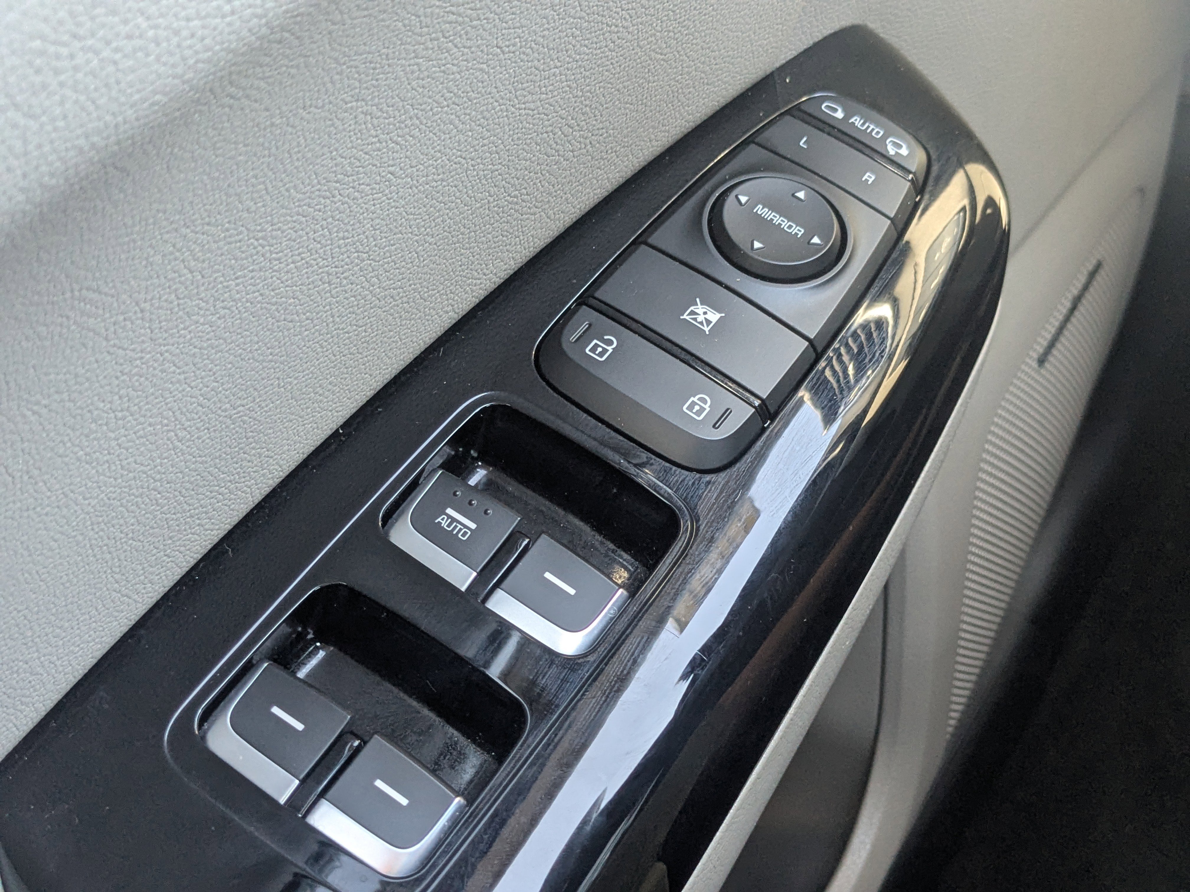 Certified 2020 Kia Sportage EX w/ EX Technology Package FWD image 33