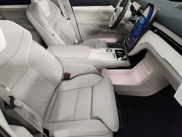 New 2025 Volvo EX90 Ultra w/ Protection Package Premier AWD/4WD image 3